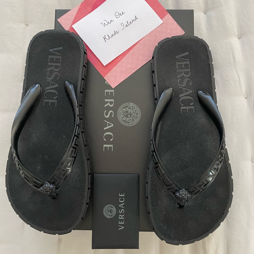 Black Logo Flip Flips ❤️